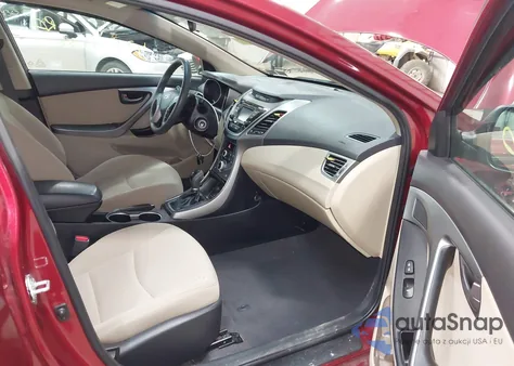 2014 Hyundai Elantra Se z USA, uszkodzony, nr VIN 5NPDH4AE0EH538168